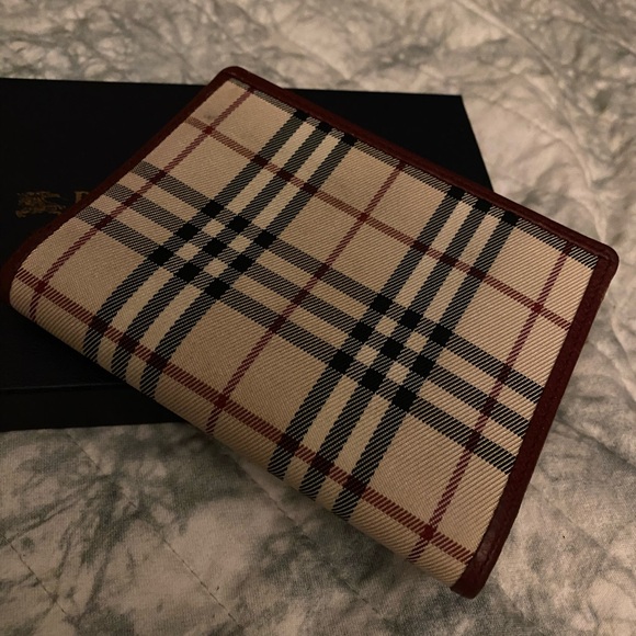 Burberry Compact Wallet - Picture 3 of 8